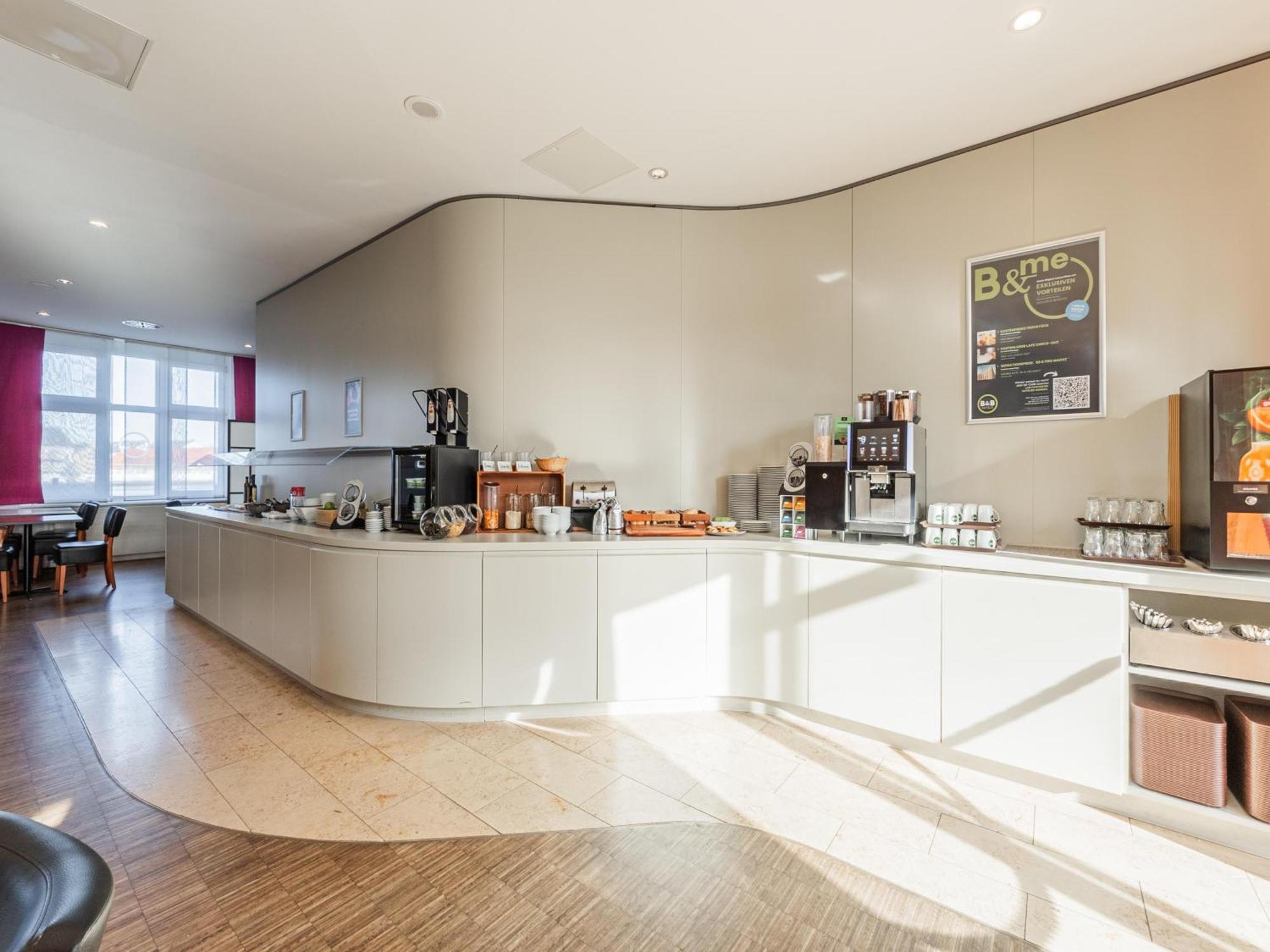 B&B Hotel Раштатт Экстерьер фото